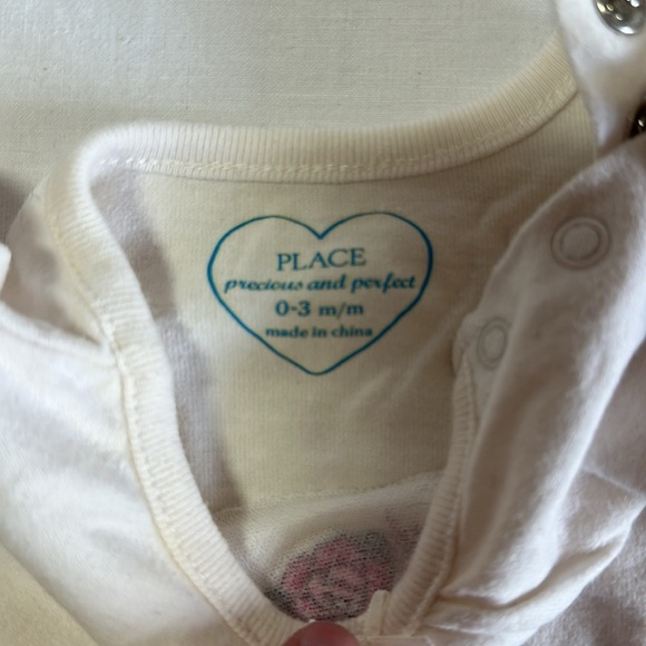 The Children's Place - long sleeve Cream and Pink Floral Kids Onesie Bodysuit - Picture 3 of 3